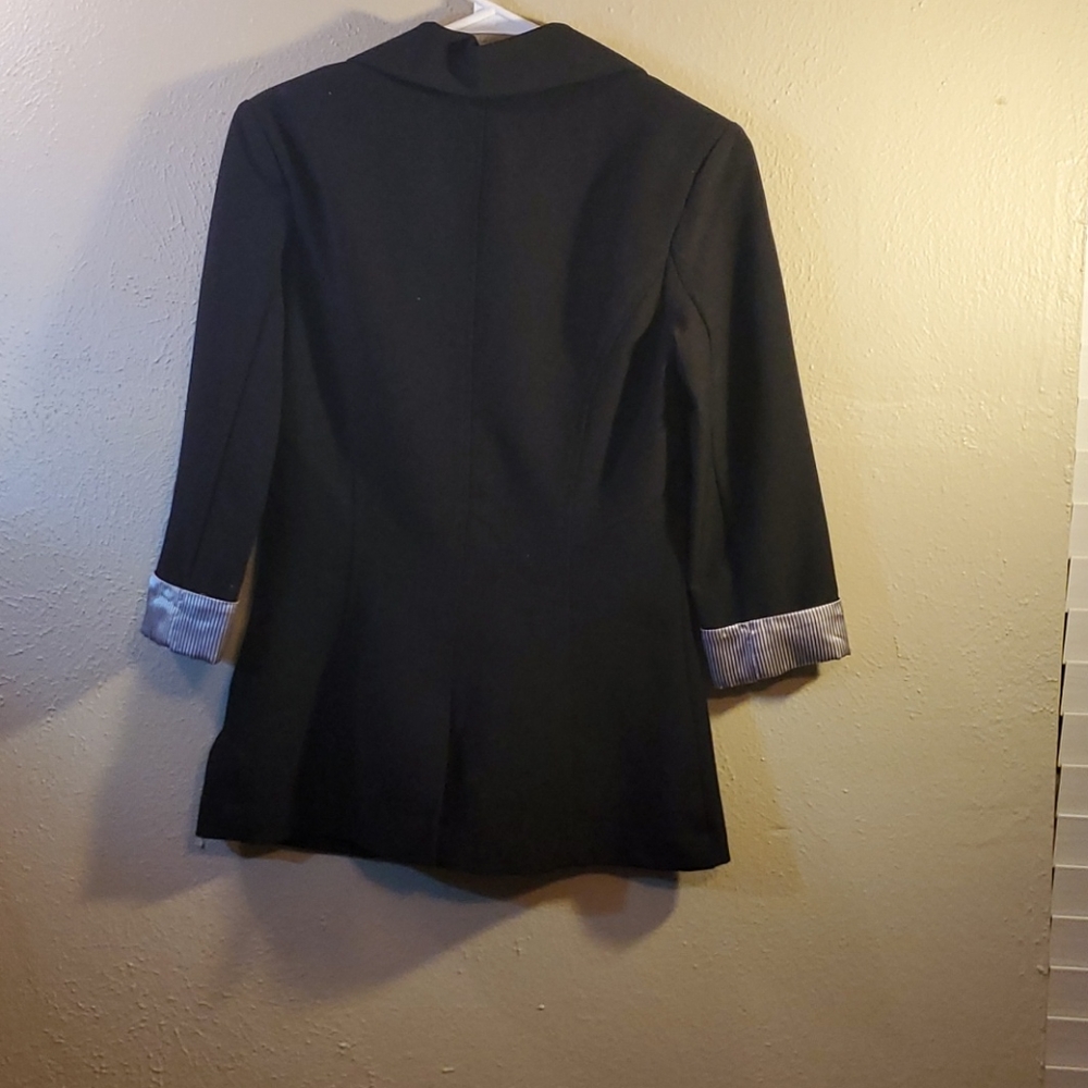 Blazer - Picture 4 of 5